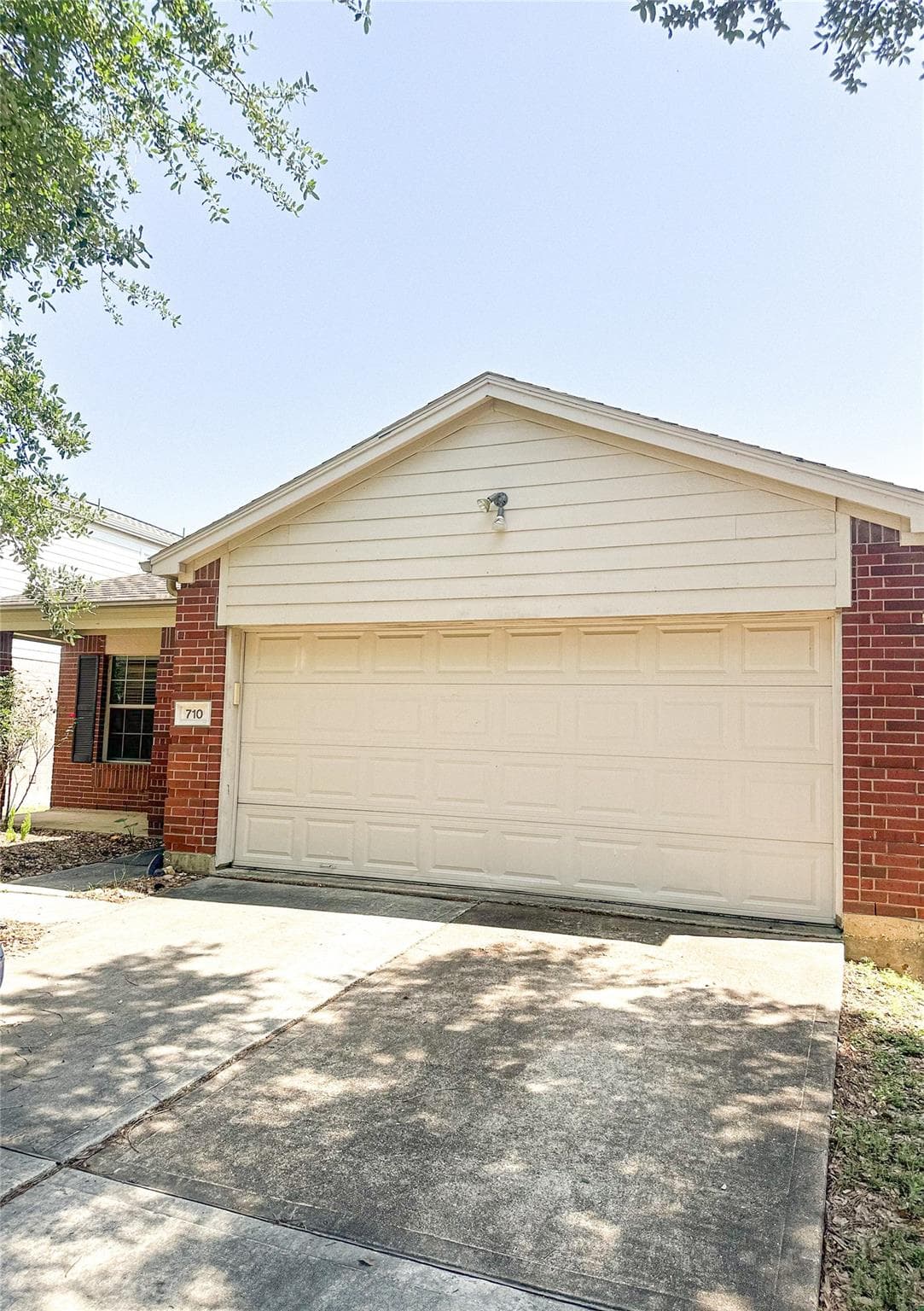 710 Cypresswood Rdg