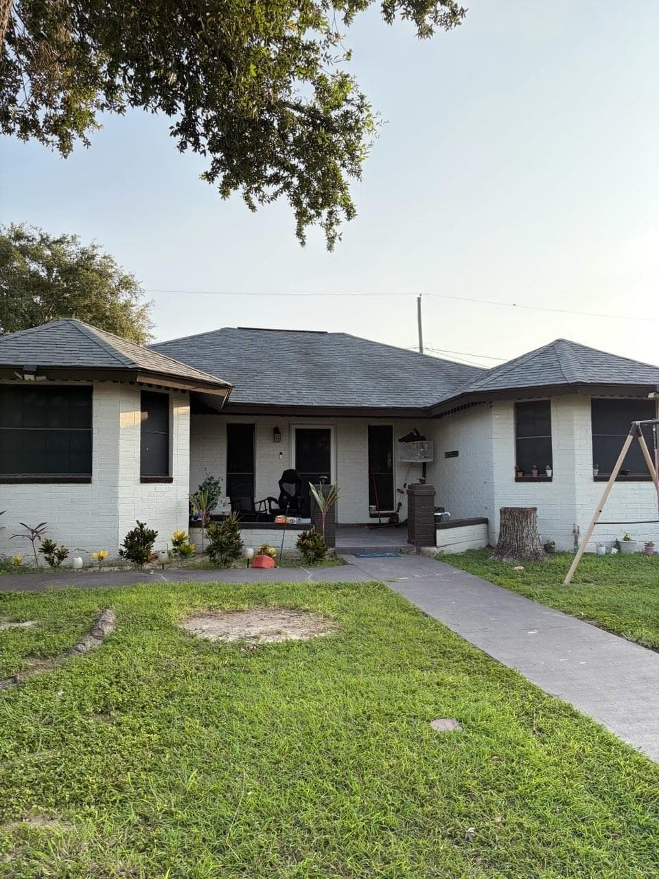 2327 Camelot Dr