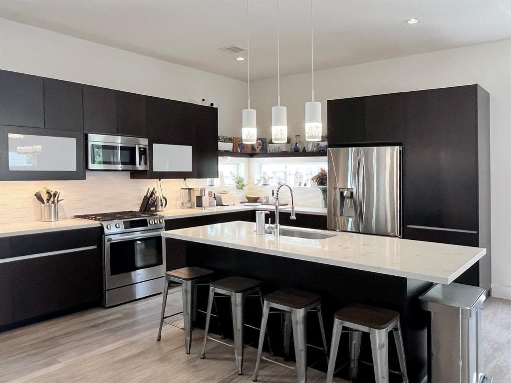 5512 Paraiso Pl