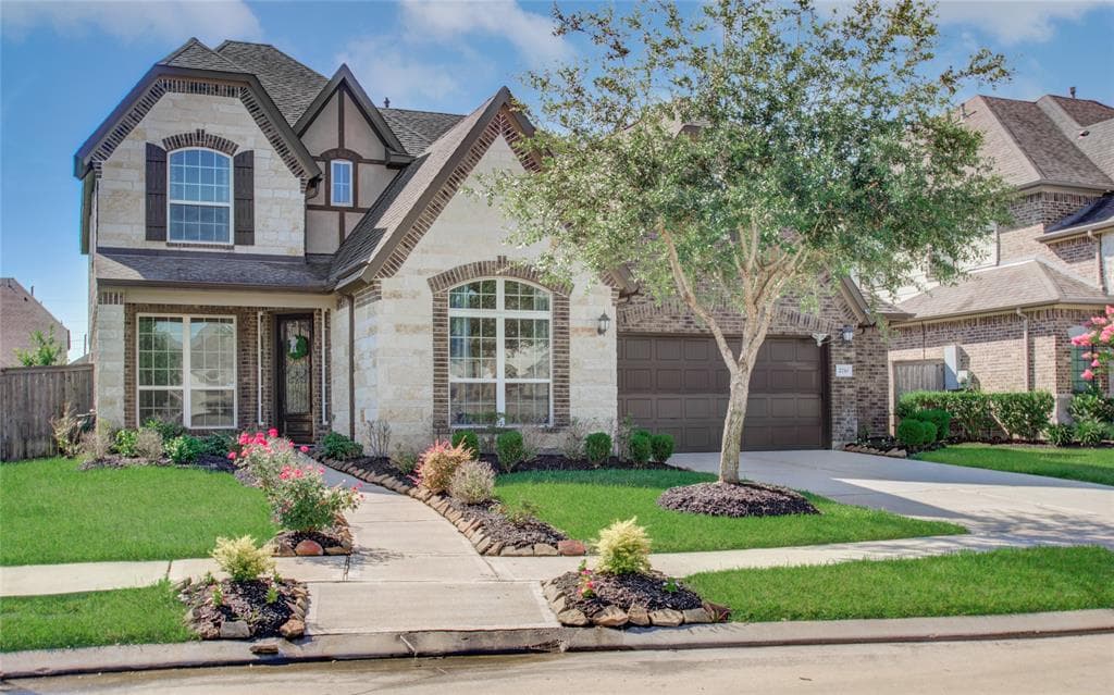 2710 Parish Park