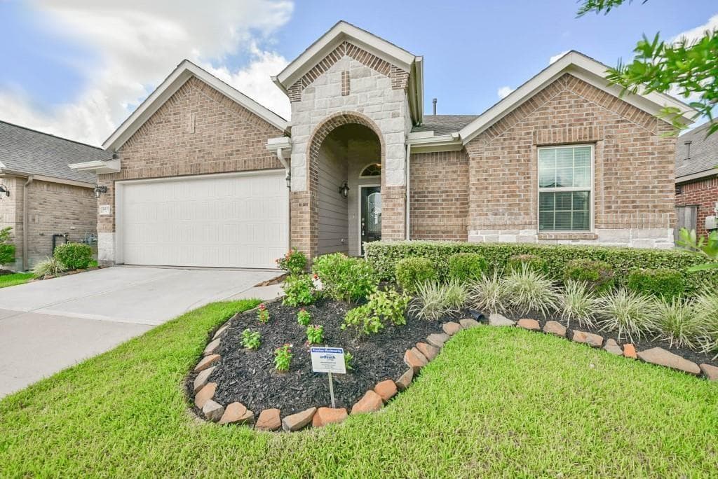 6810 Blue Glade Dr