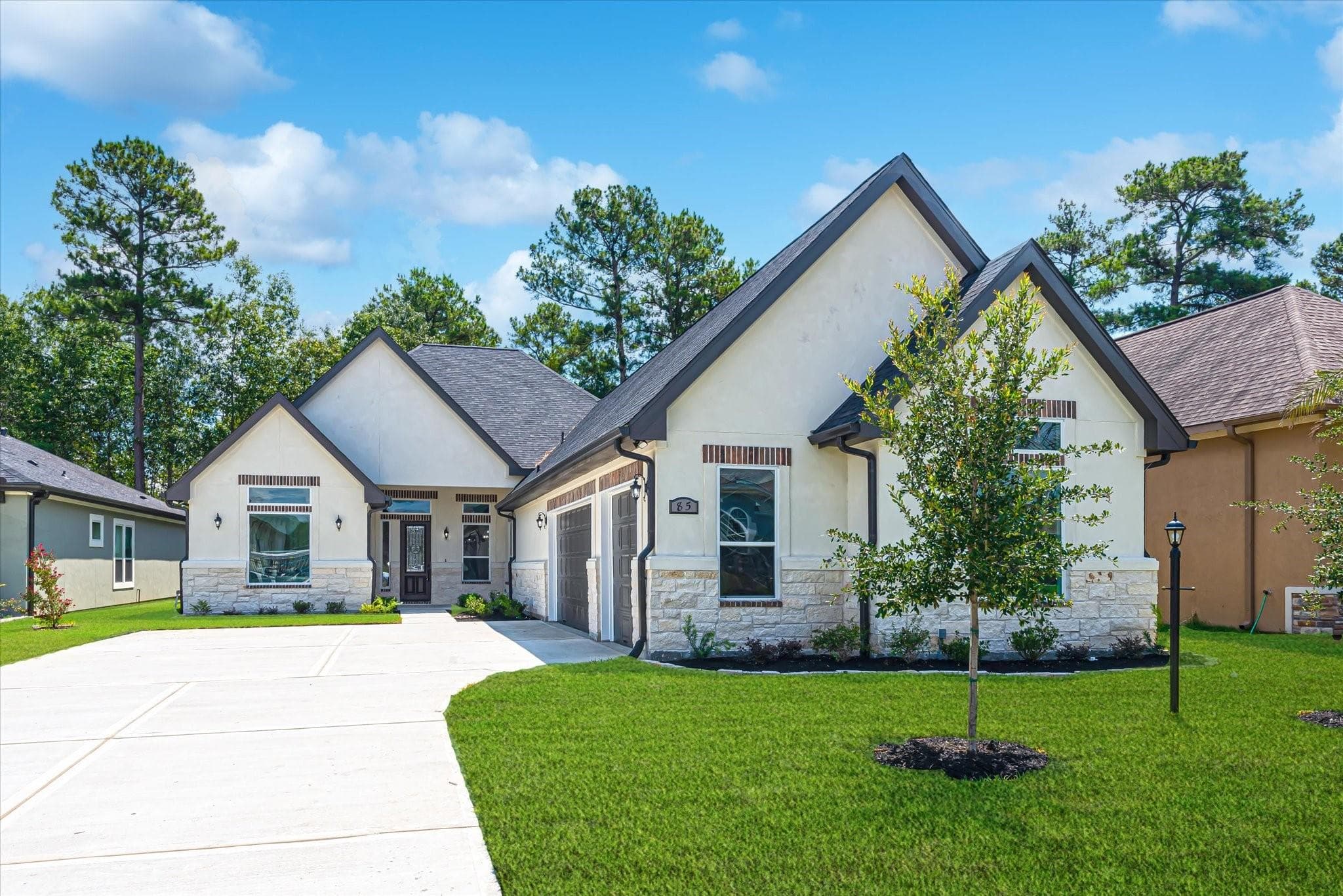 85 Wyndemere Dr