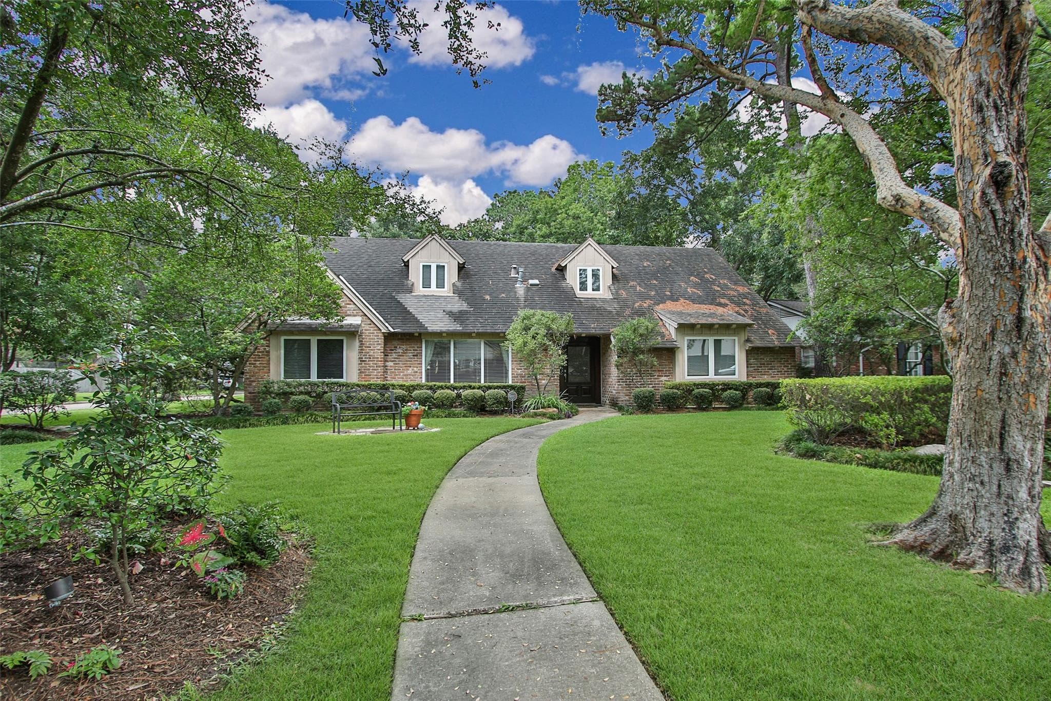 13038 Queensbury Ln