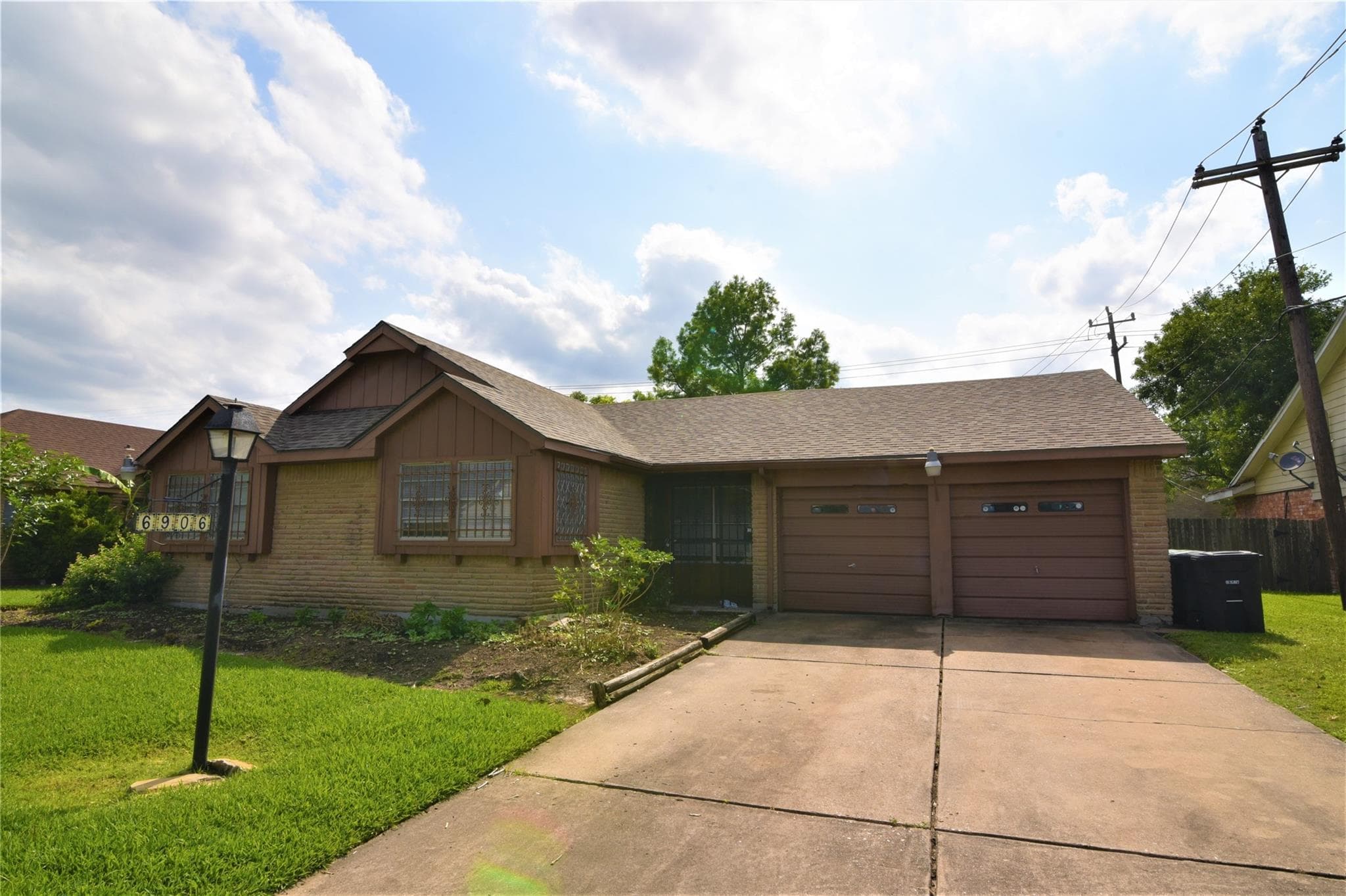 6906 Pella Dr