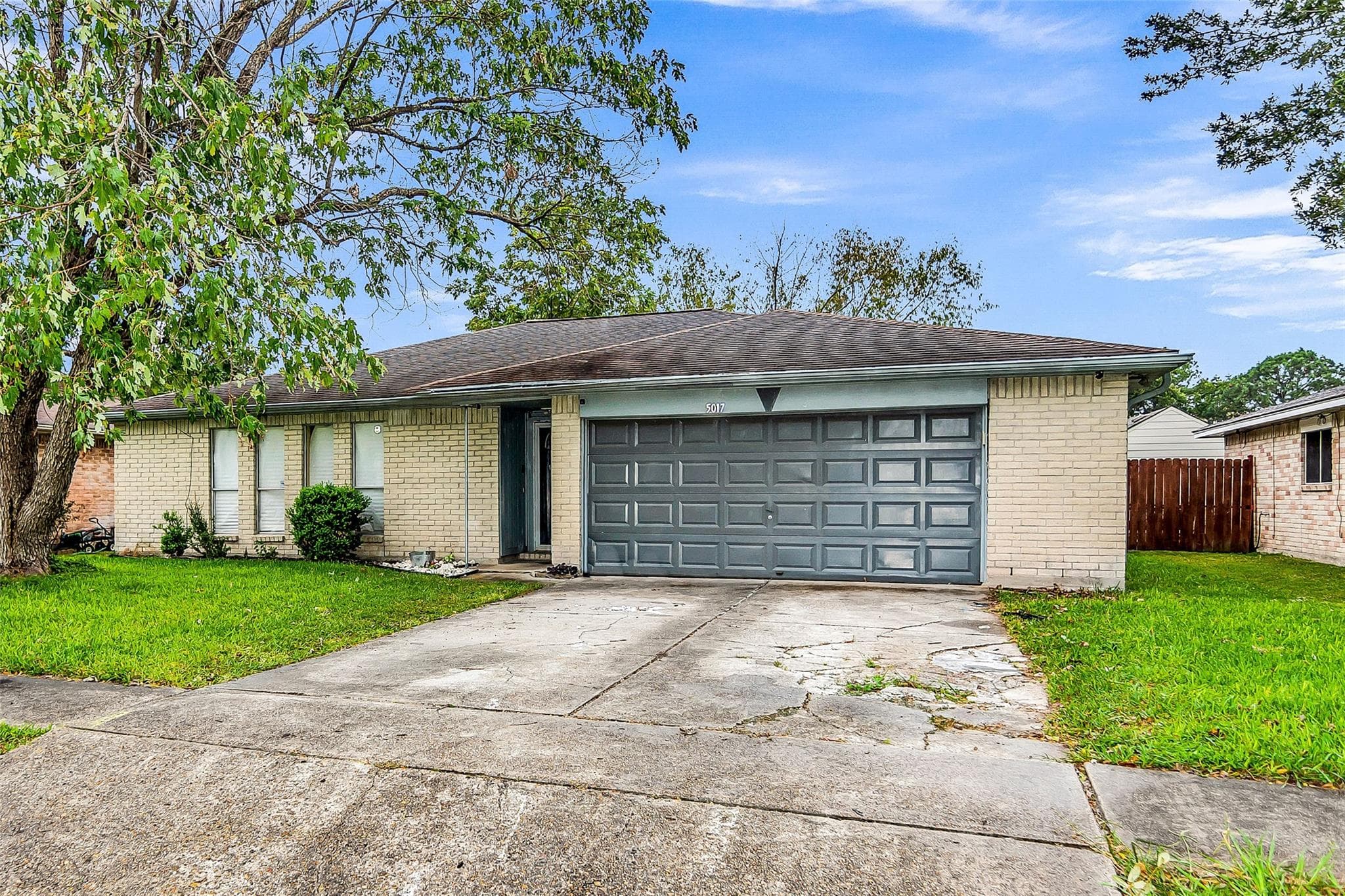 5017 Crestway Dr