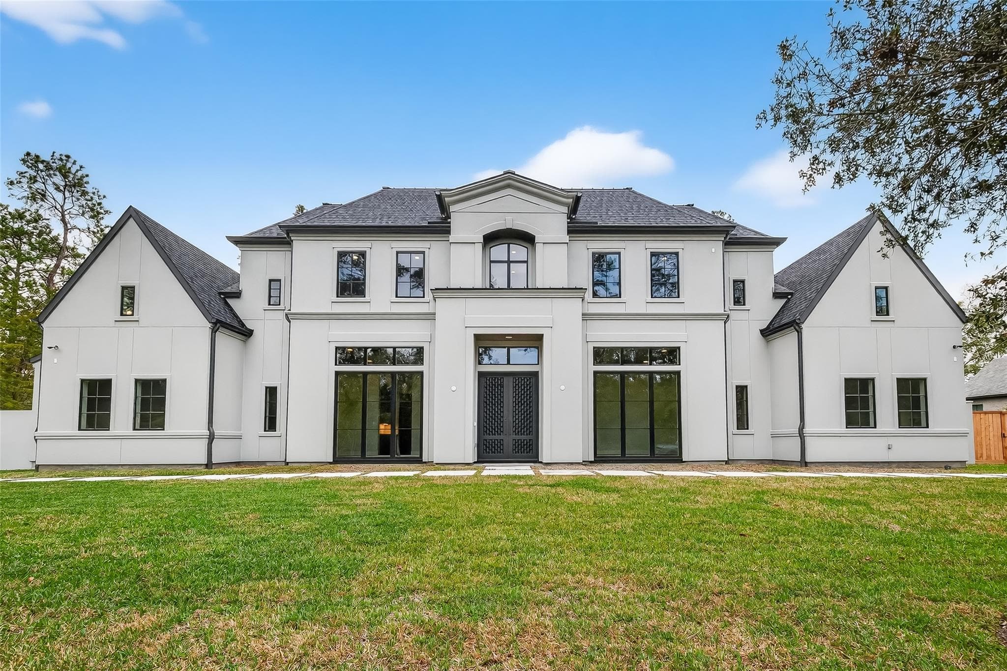 26 Valley Forge Dr