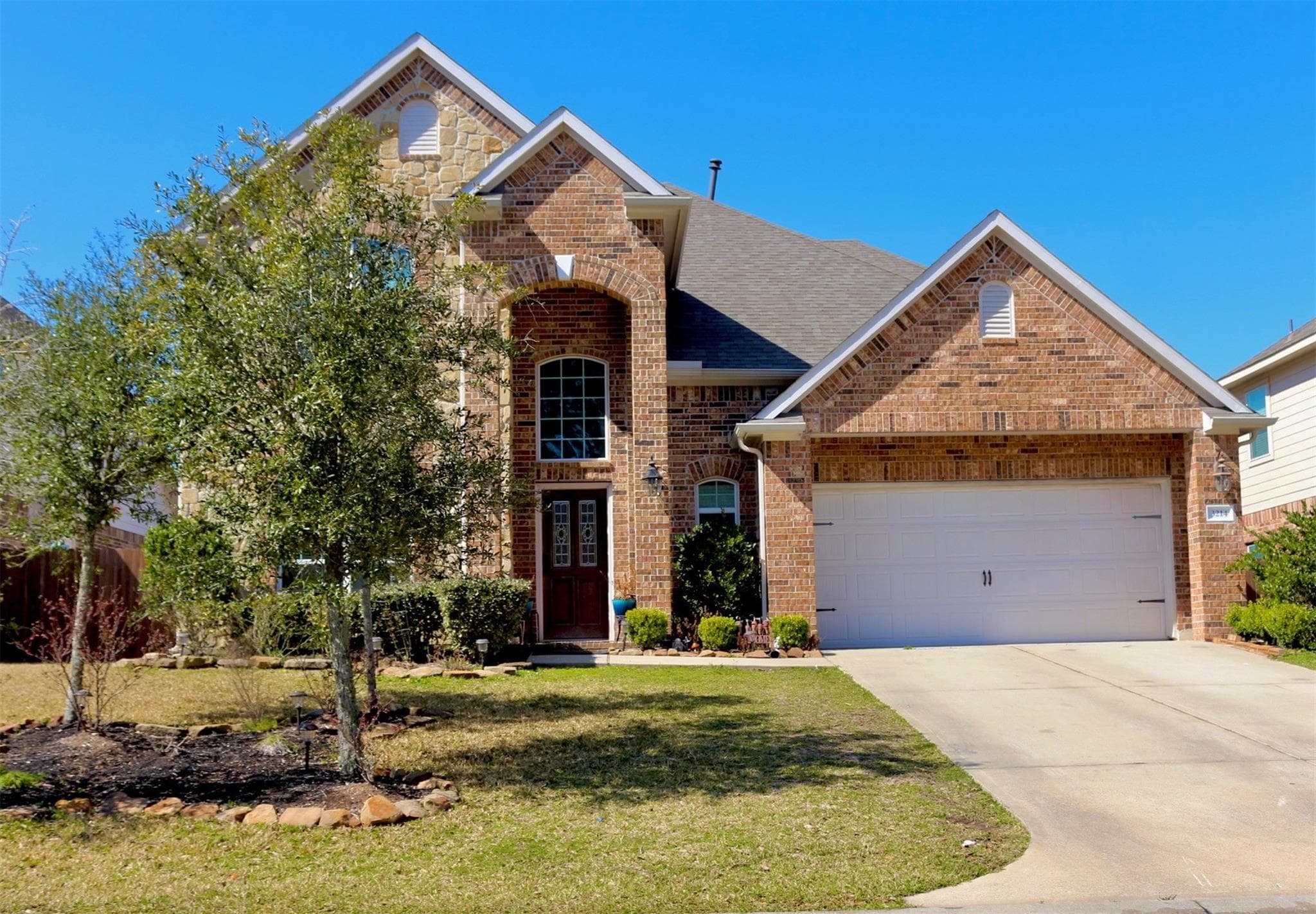 3214 Voyager Ln