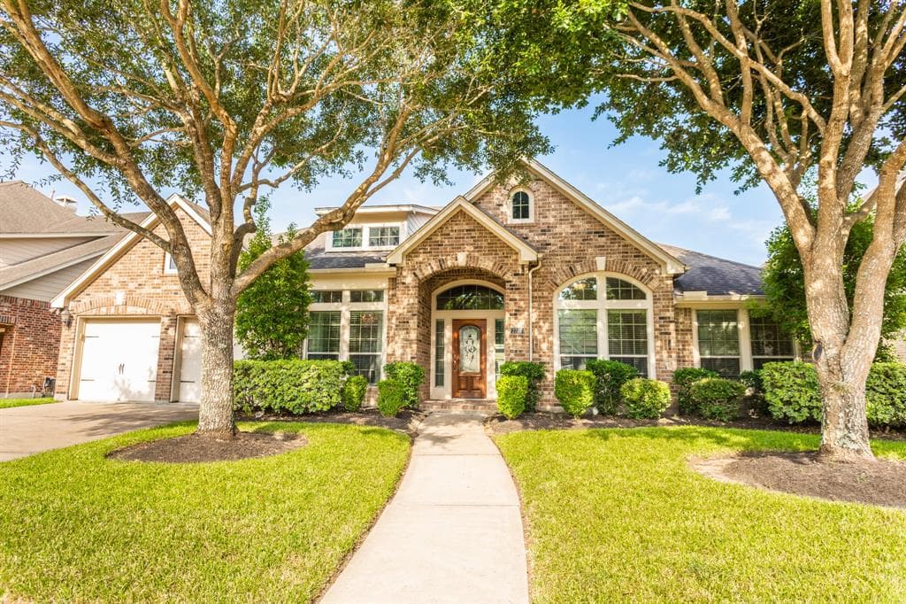 2707 Green Mountain Dr