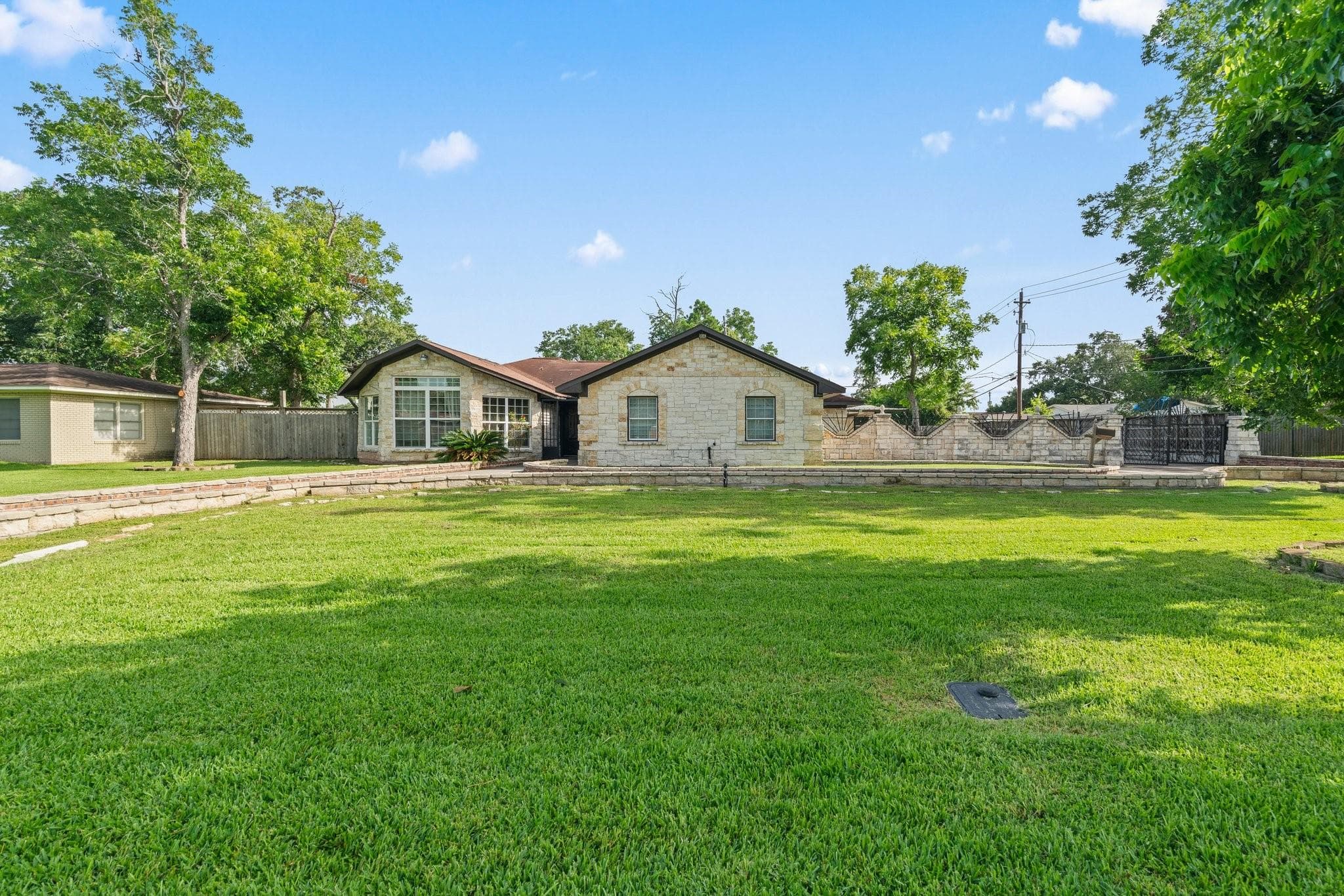 7847 Broadview Dr