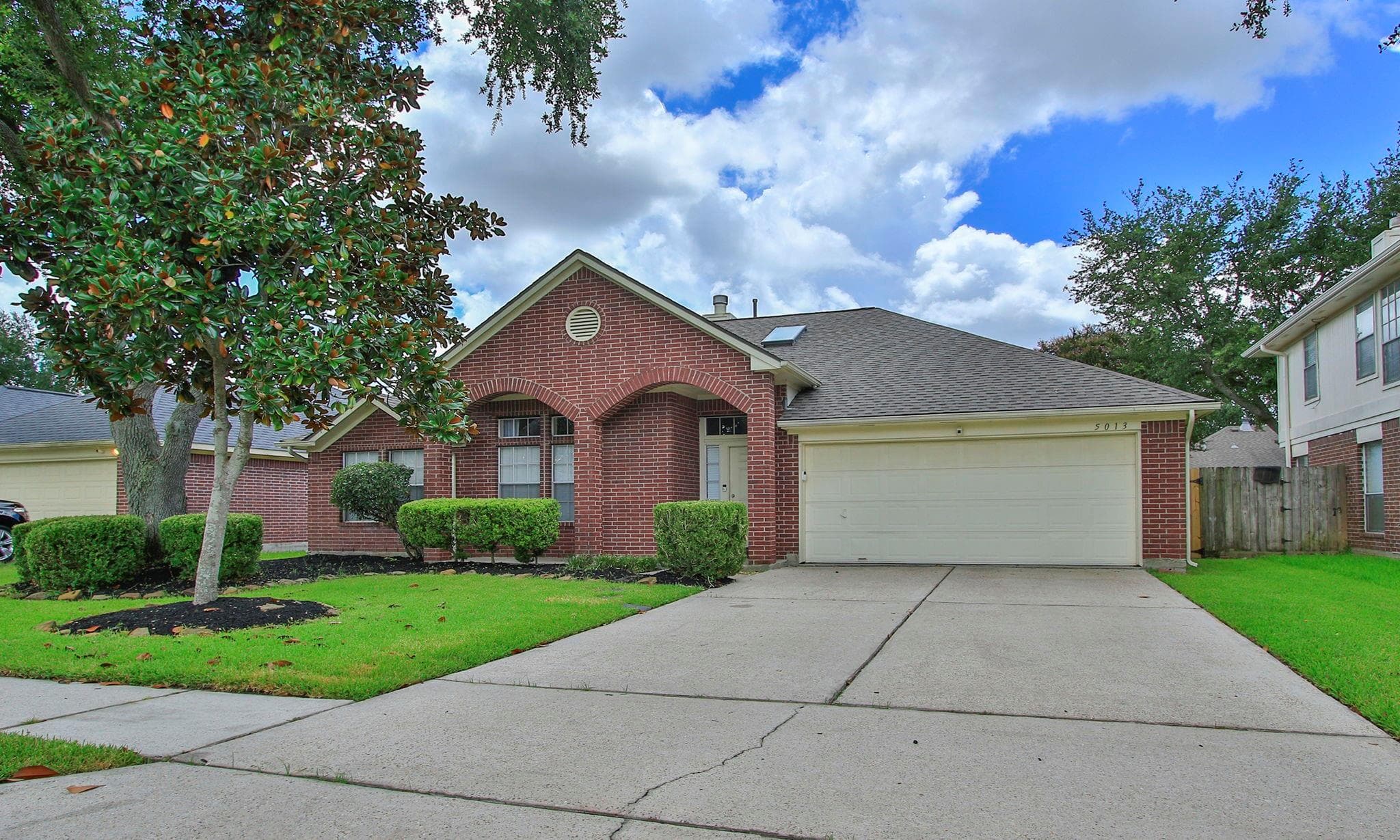 5013 Parkcrest Dr
