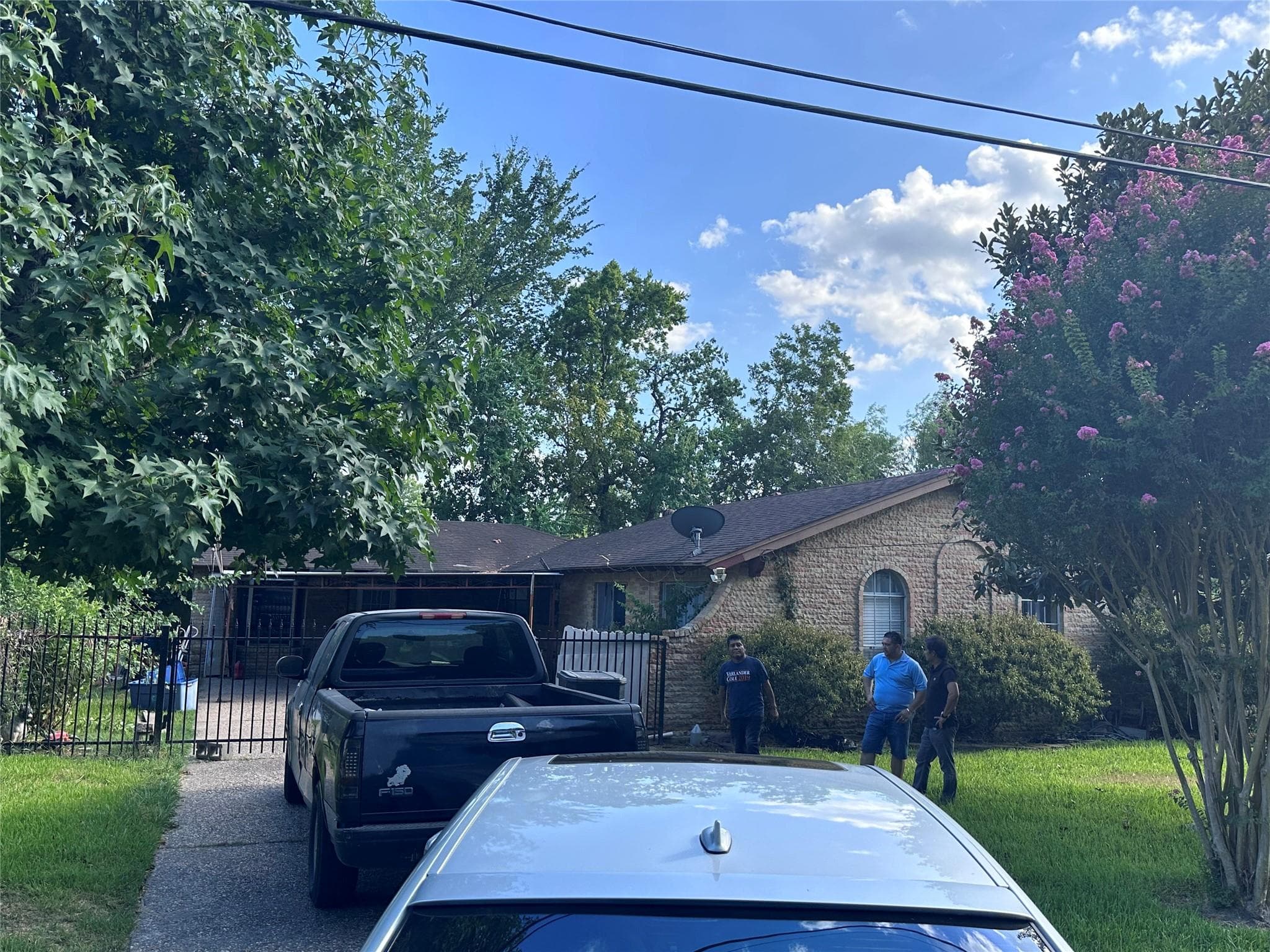 2110 Pine Tree Dr