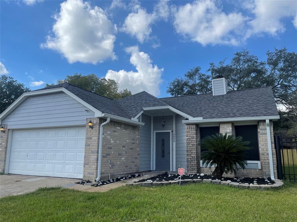 2004 Hickory Glen Dr
