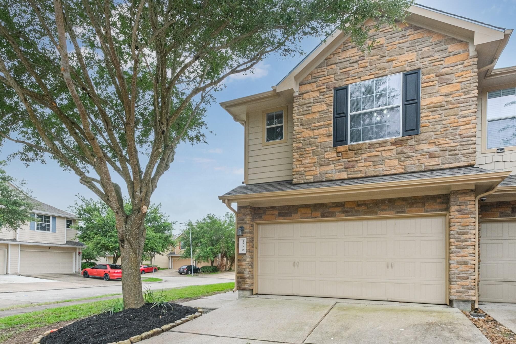 3220 Pearl Bluff Ln