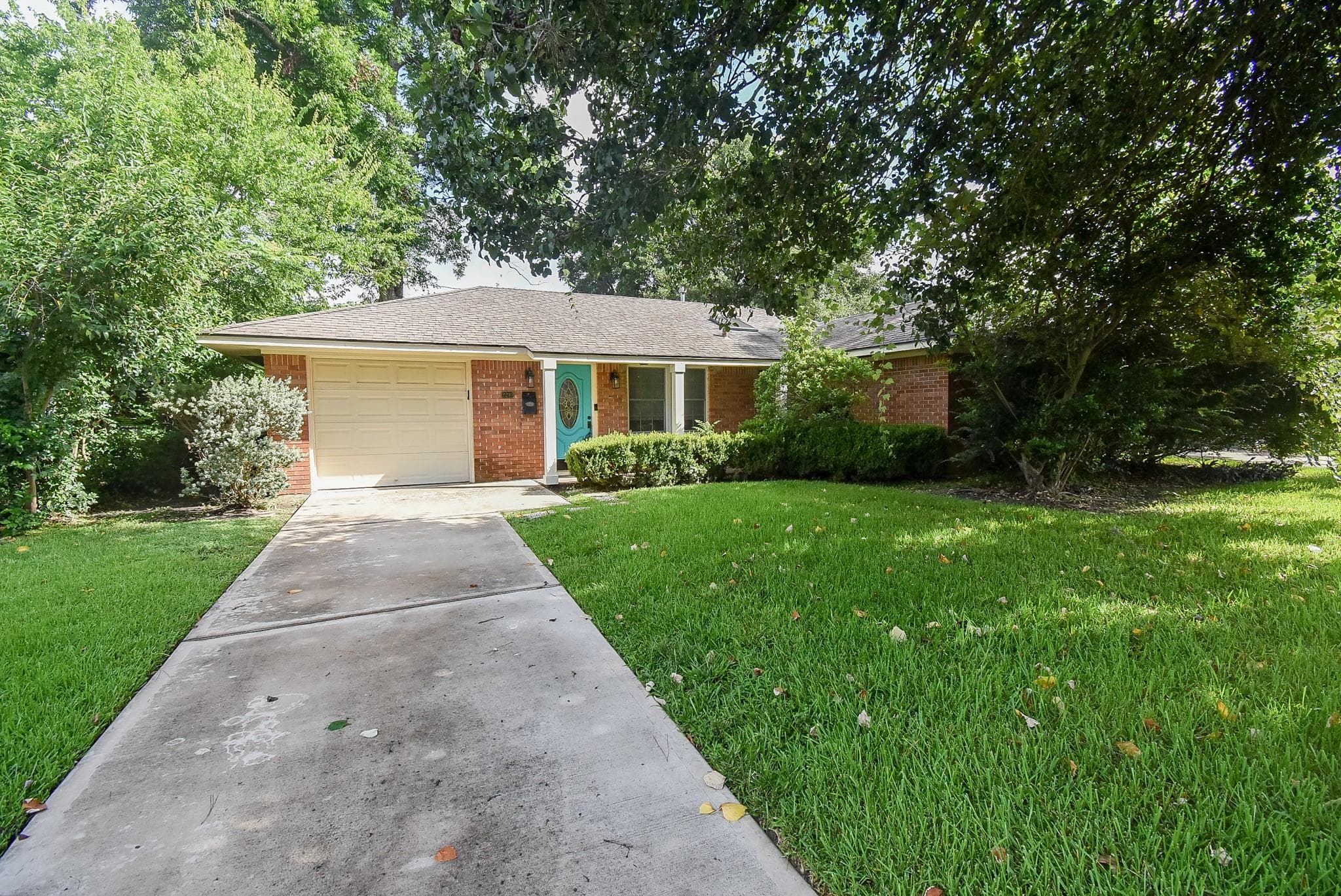 2210 Gardenia Dr