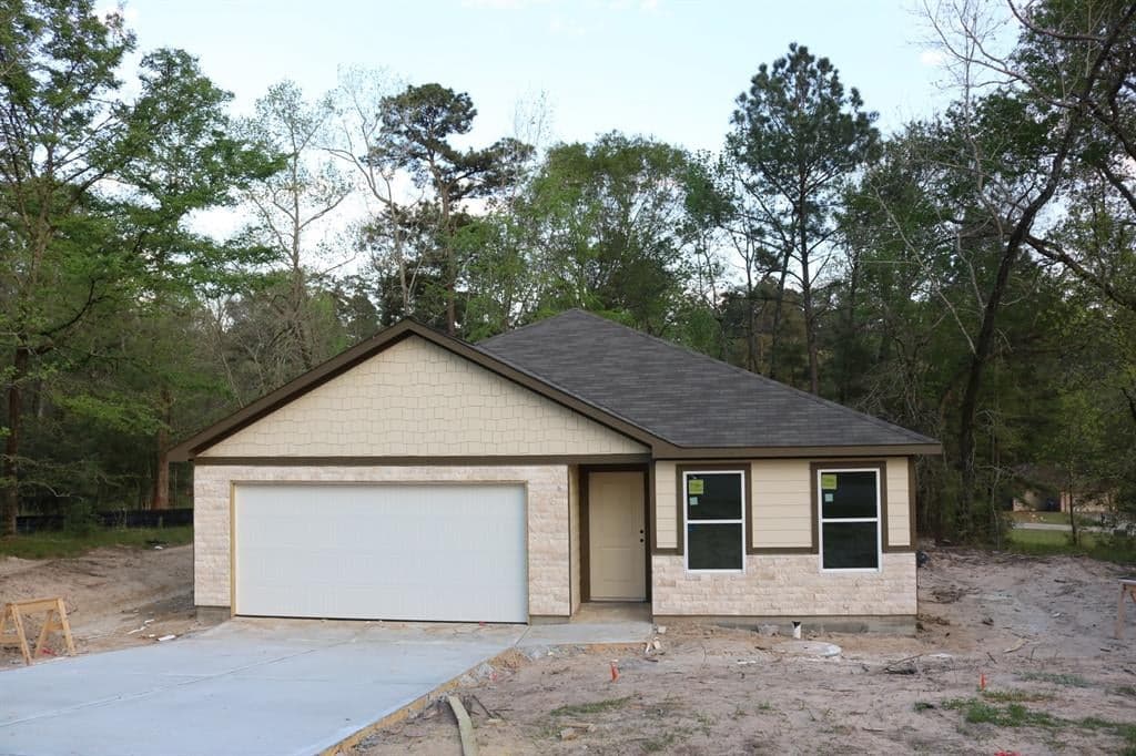 76 Hillsborough Dr