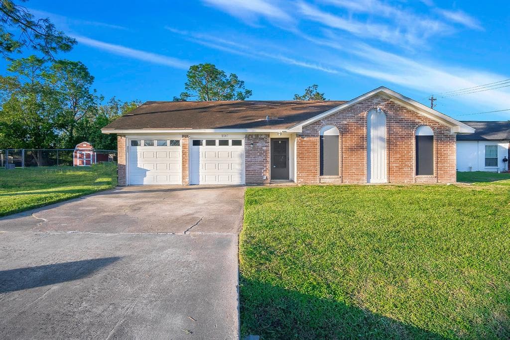 8047 Botany Ln