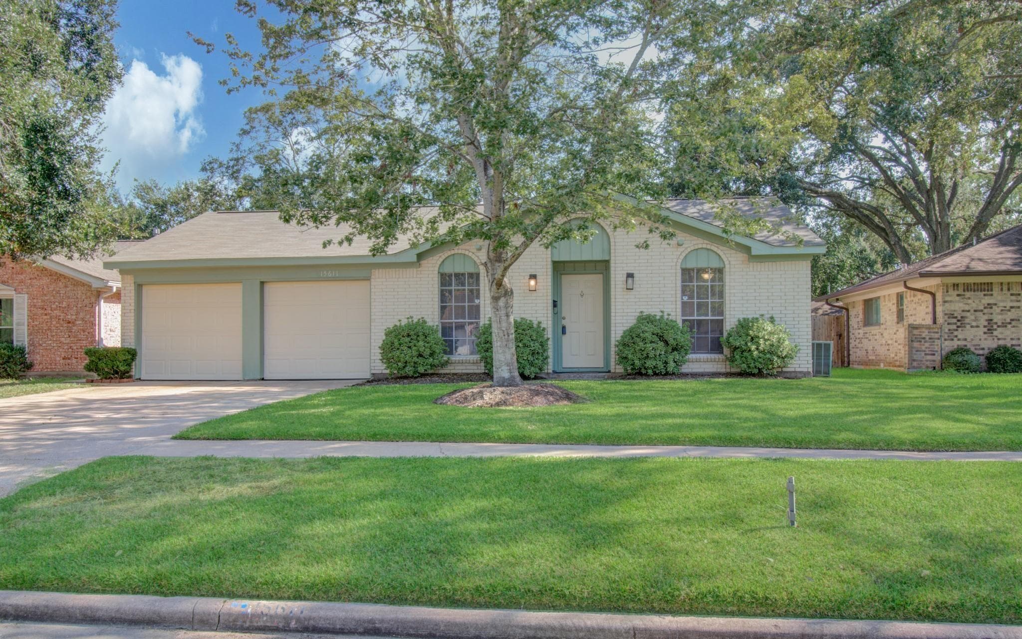 15611 La Casa Ln