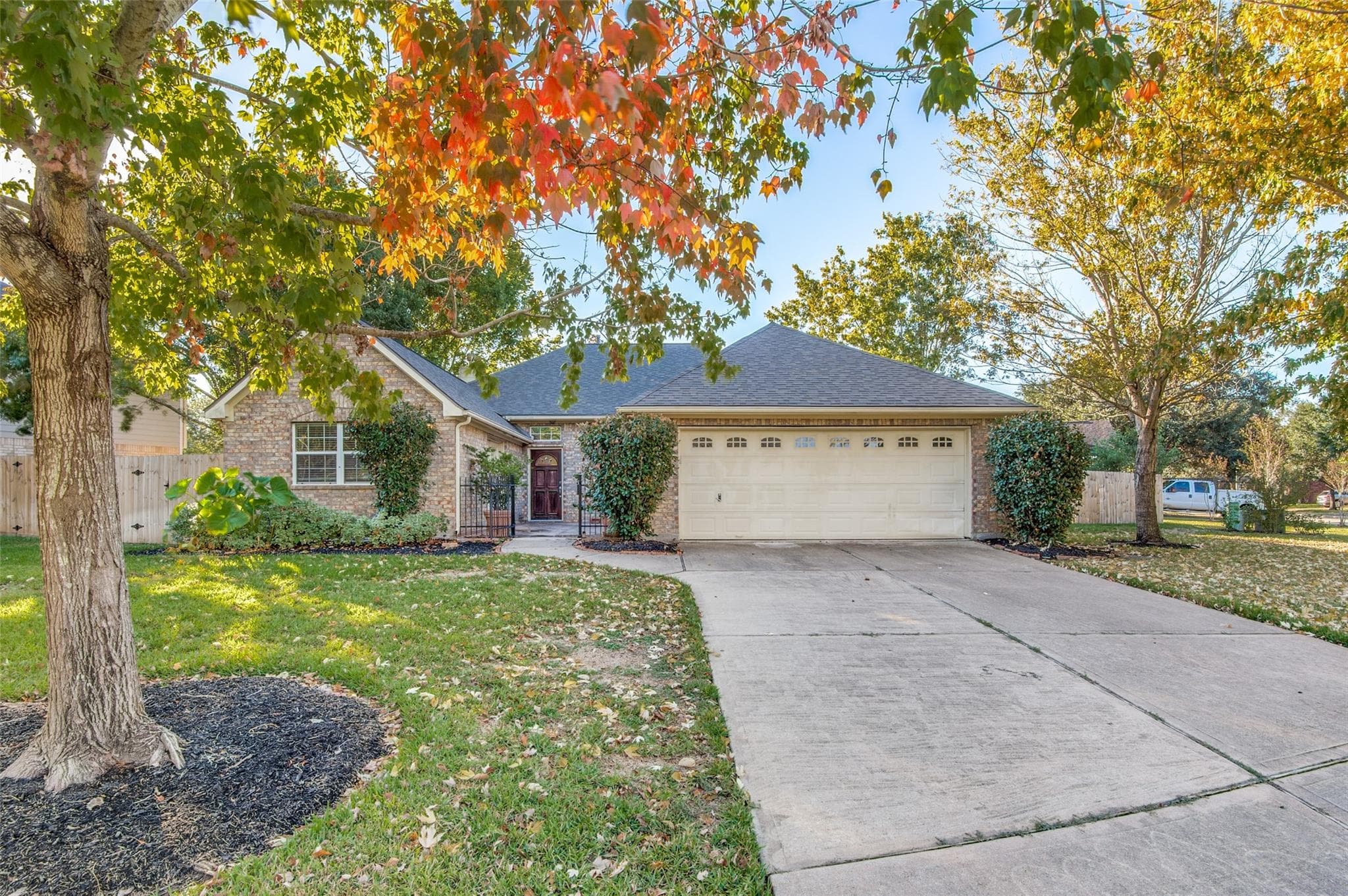 6020 Whispering Lakes Dr