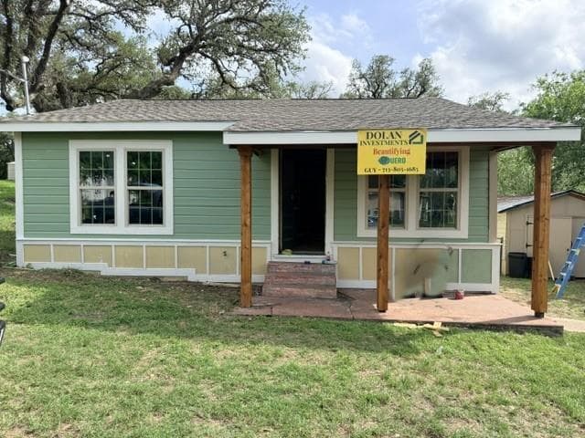 909 Moss Ln