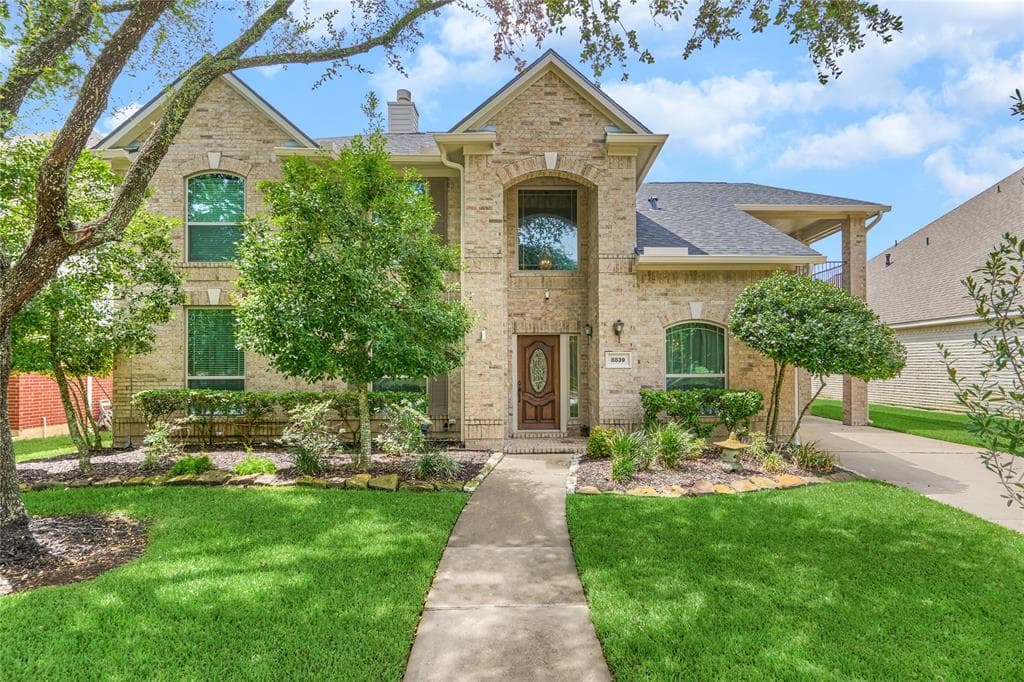 8839 Ballinger Dr