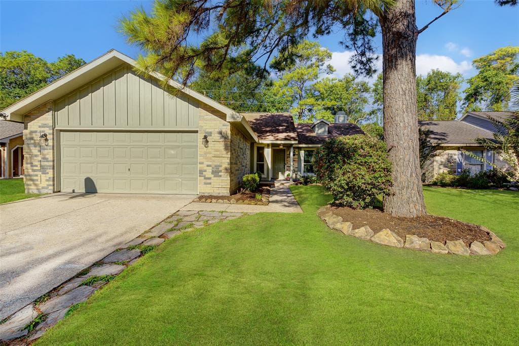 2650 Lark Ln