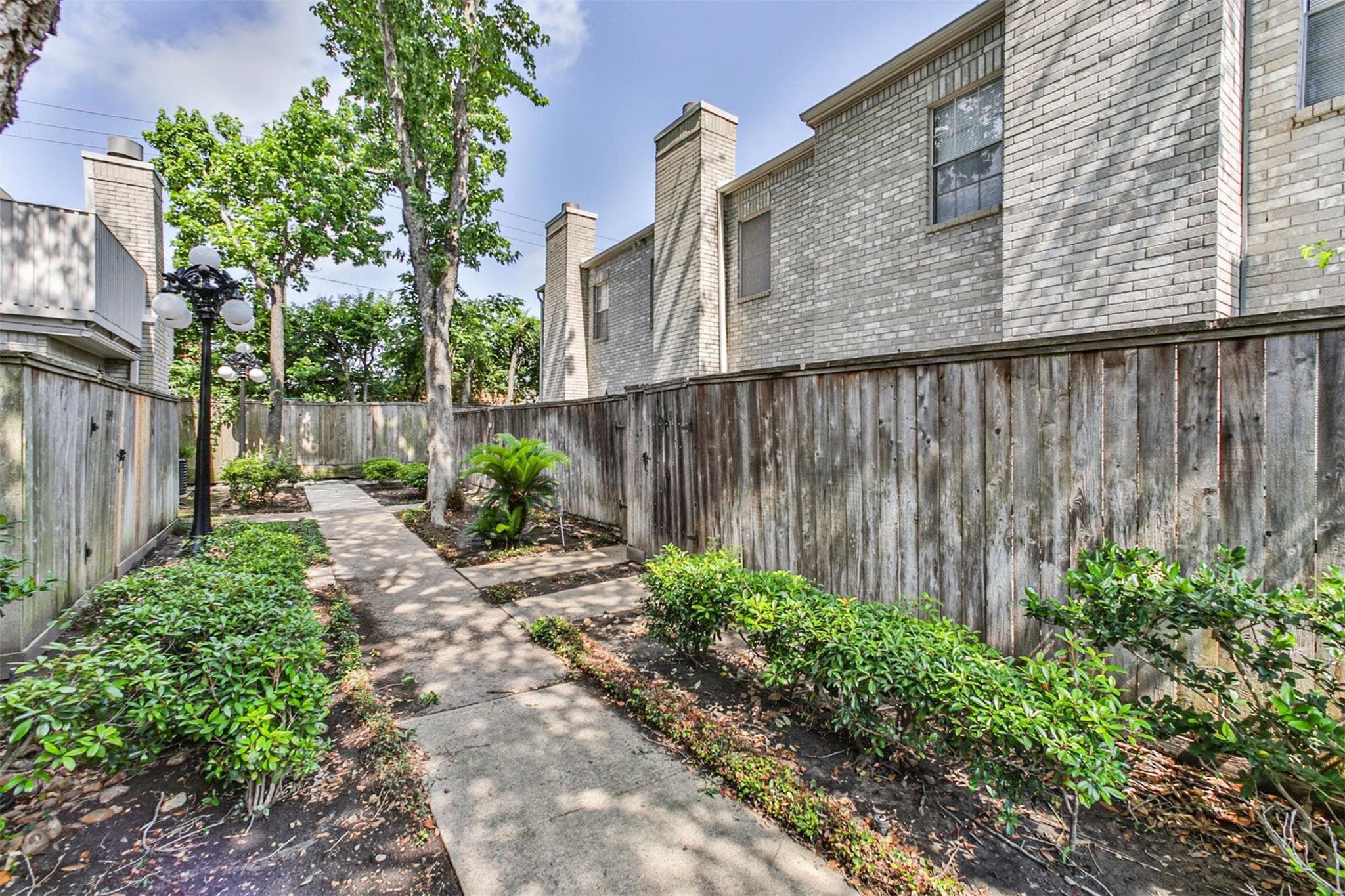 3780 Tanglewilde St Apt 608