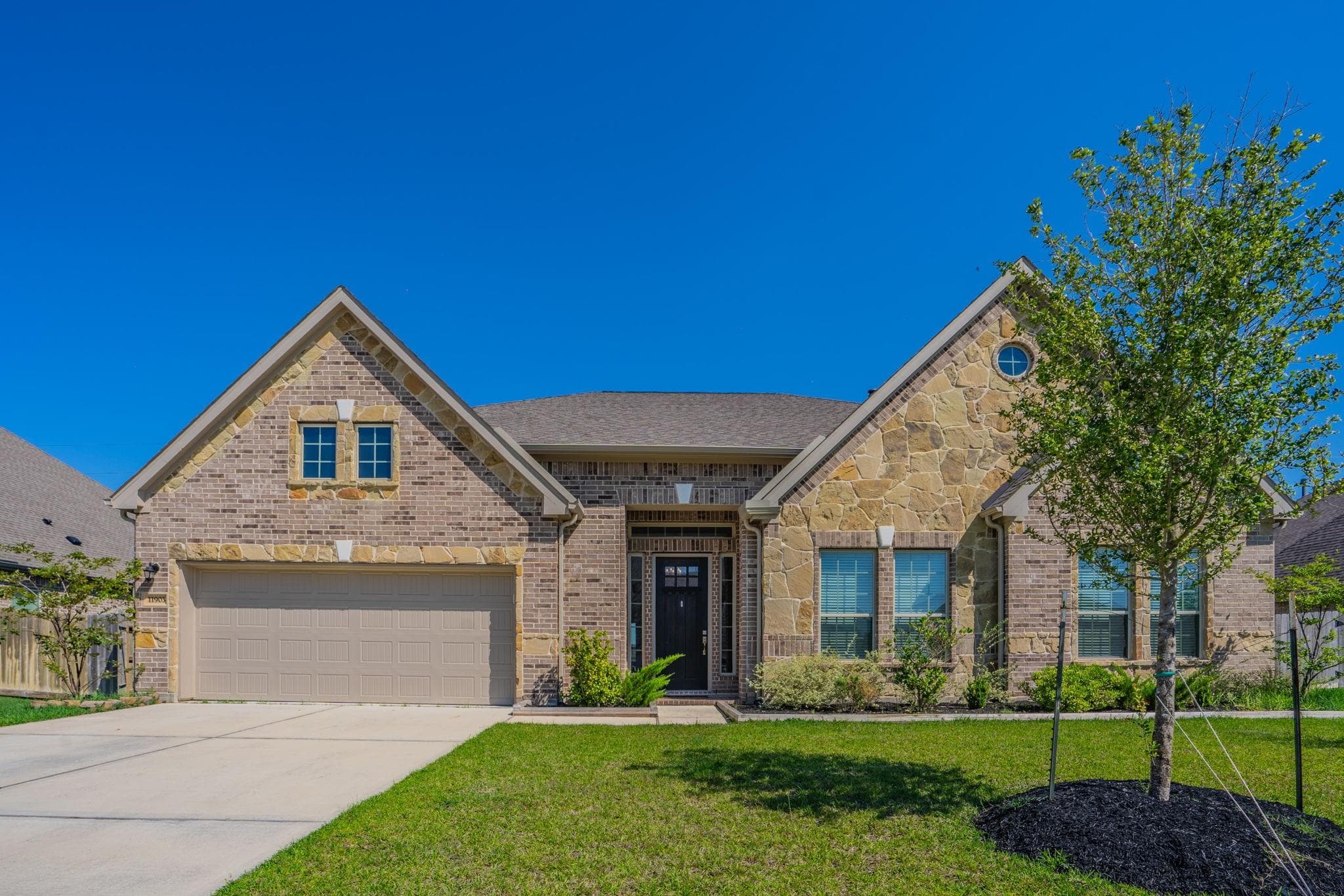 11903 Oakwood Dr