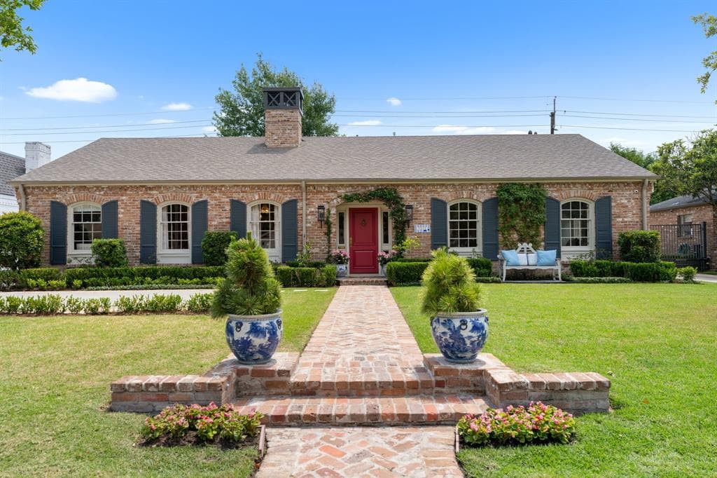 1211 Briarmead Dr