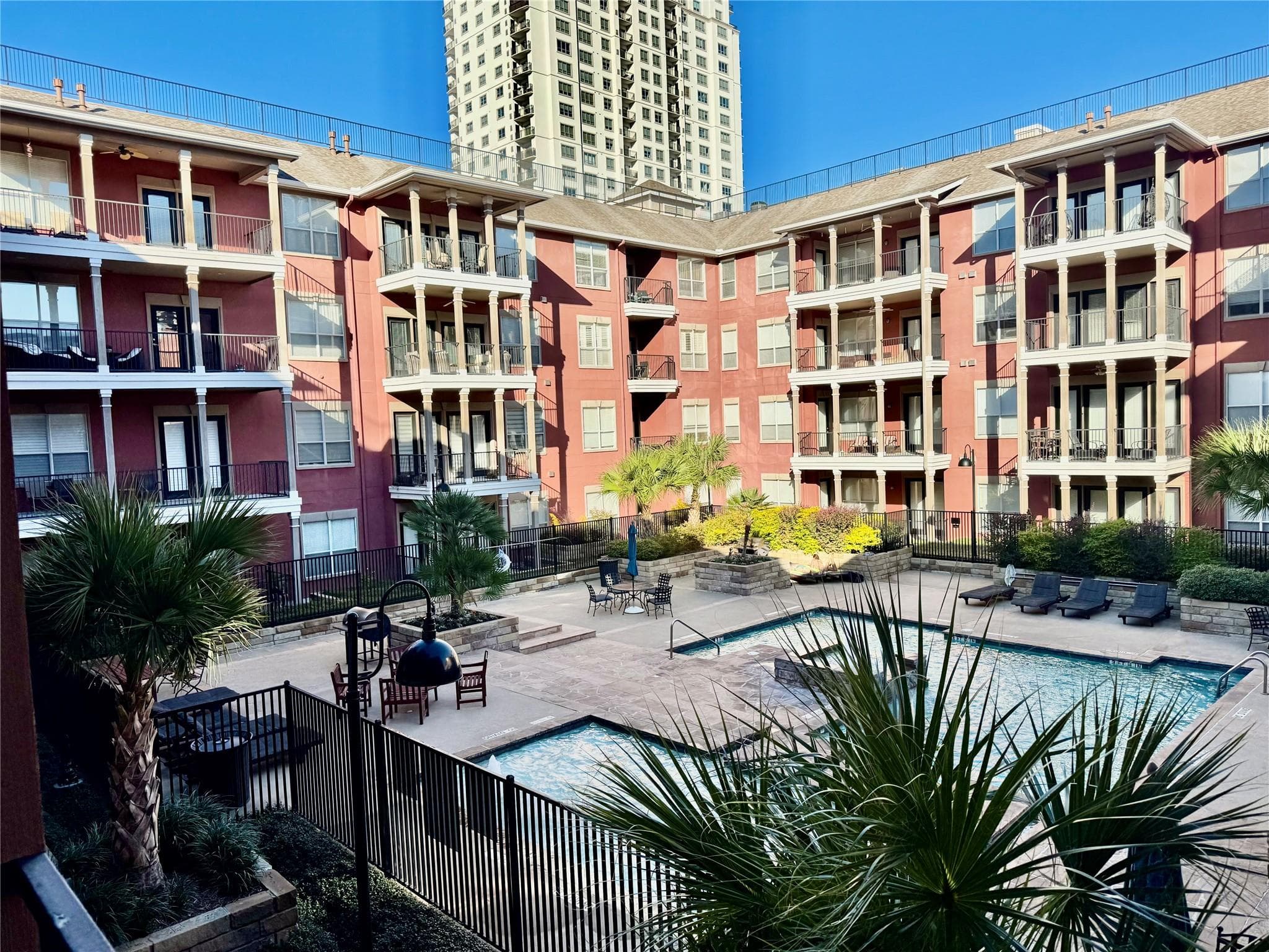 2400 Mccue Rd Apt 233