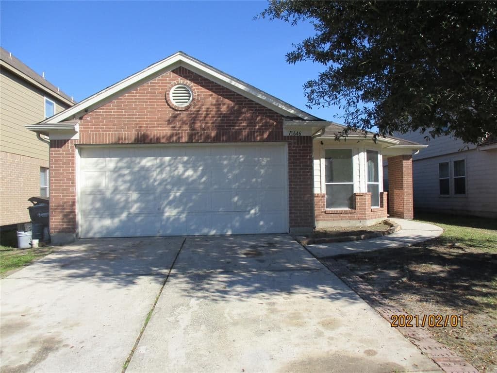 11646 Silent Elm St
