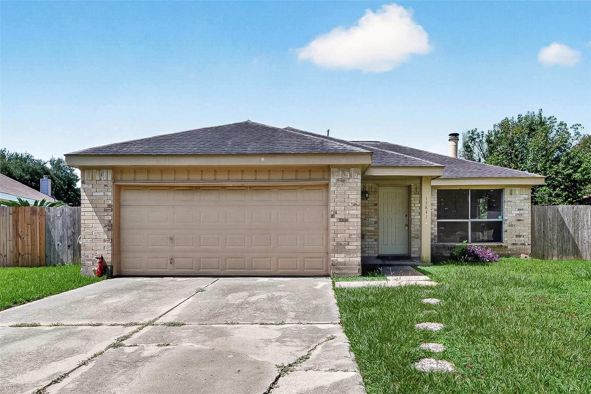 13847 Cherry Hollow Ln