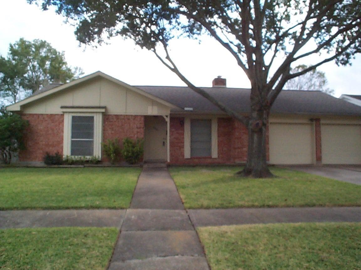 8807 Langdon Ln