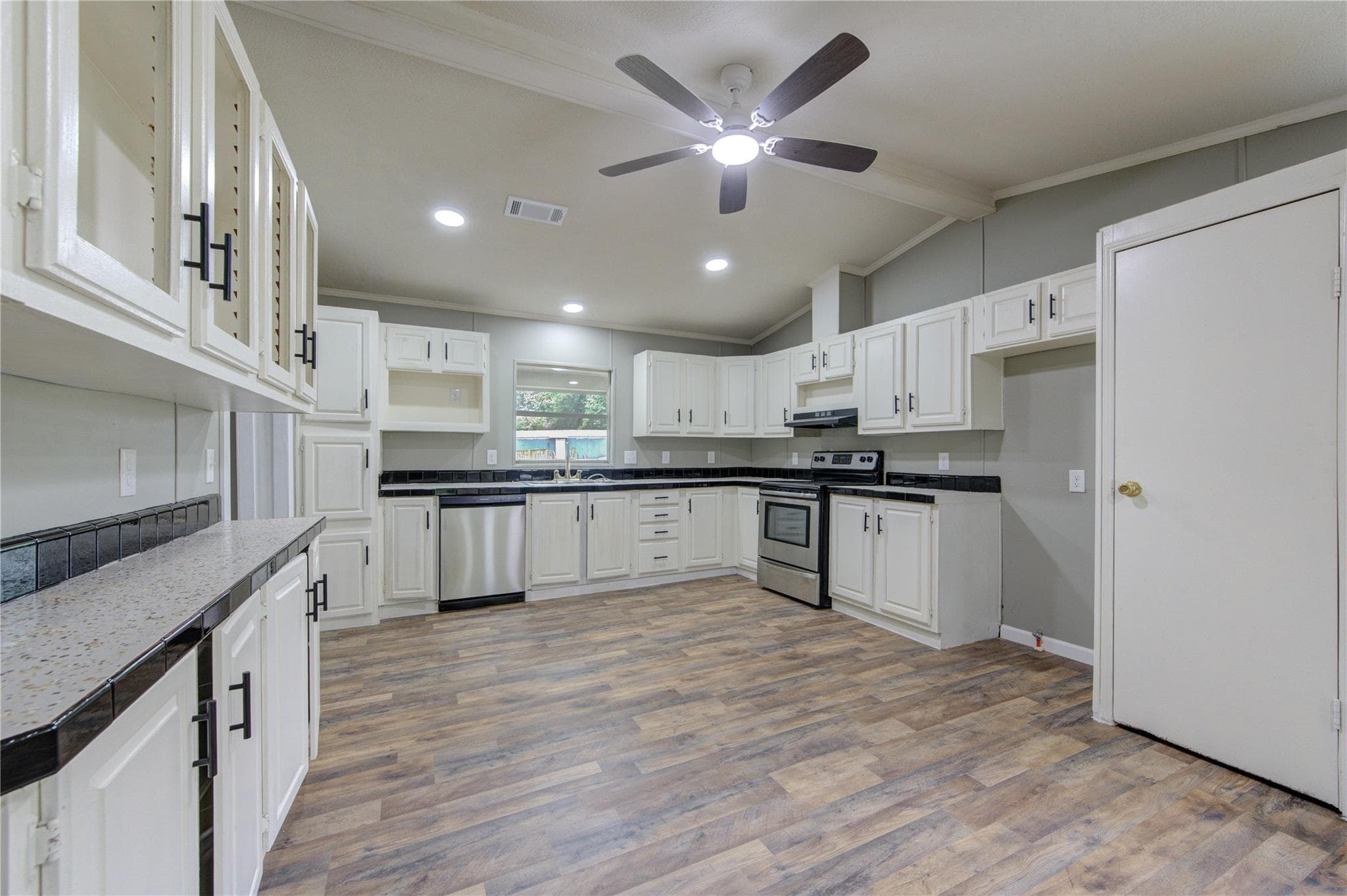 Gallery image 3