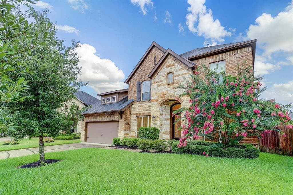 3711 Foxcreek Ln