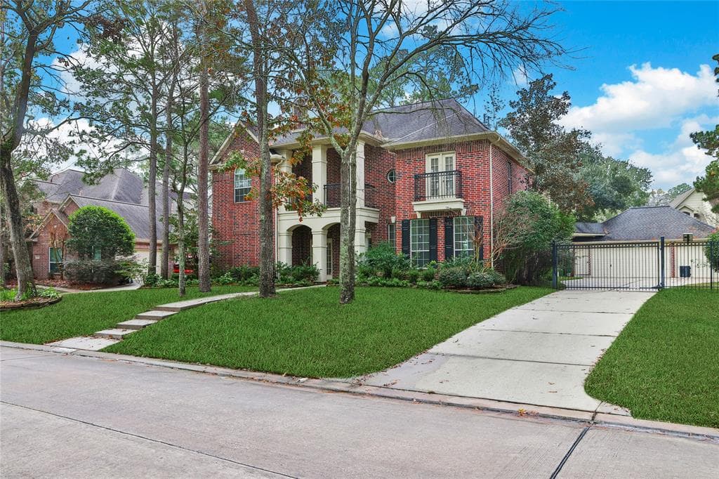 6111 Hidden Lakes Dr
