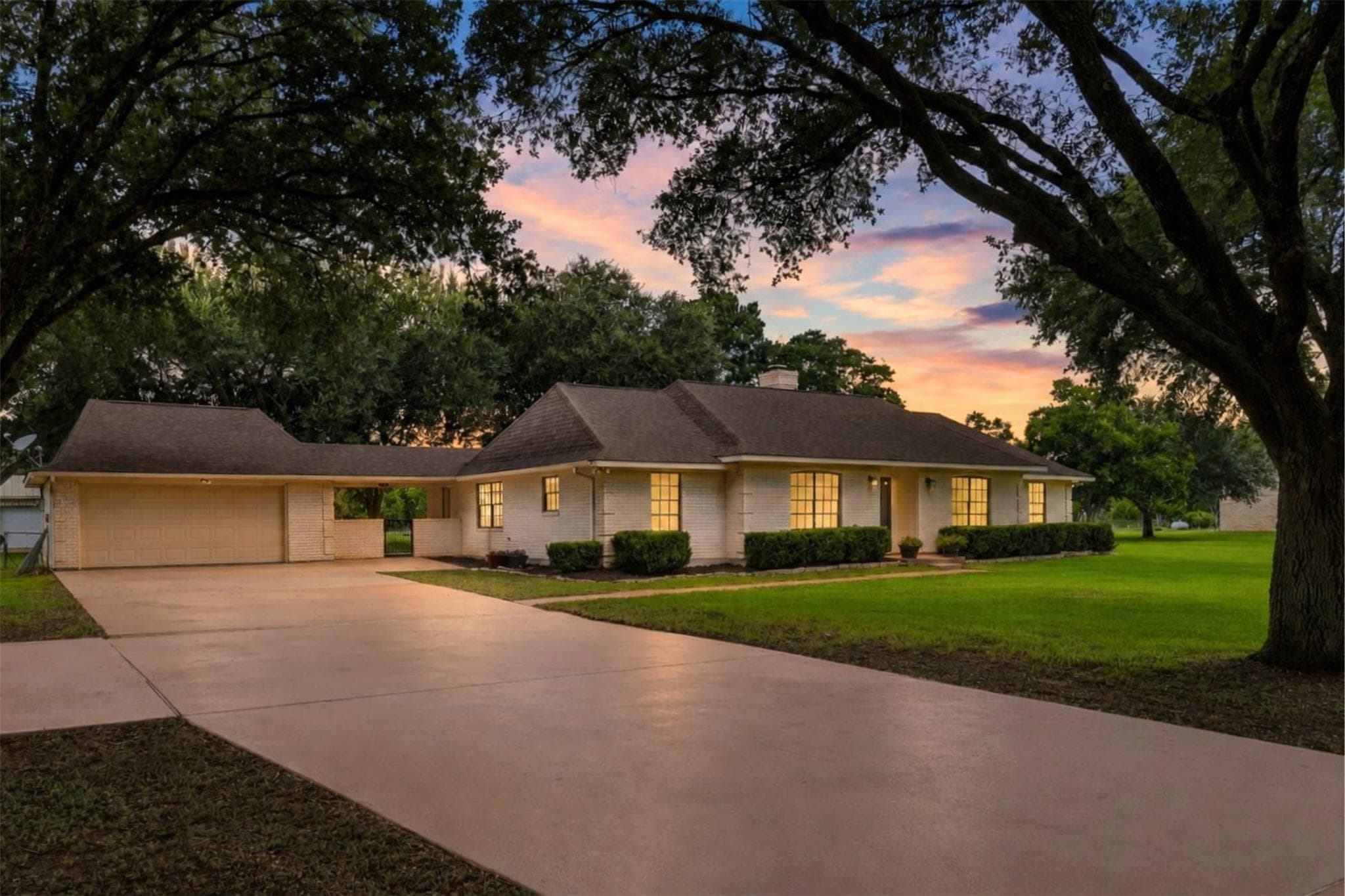 8485 Moravian Dr