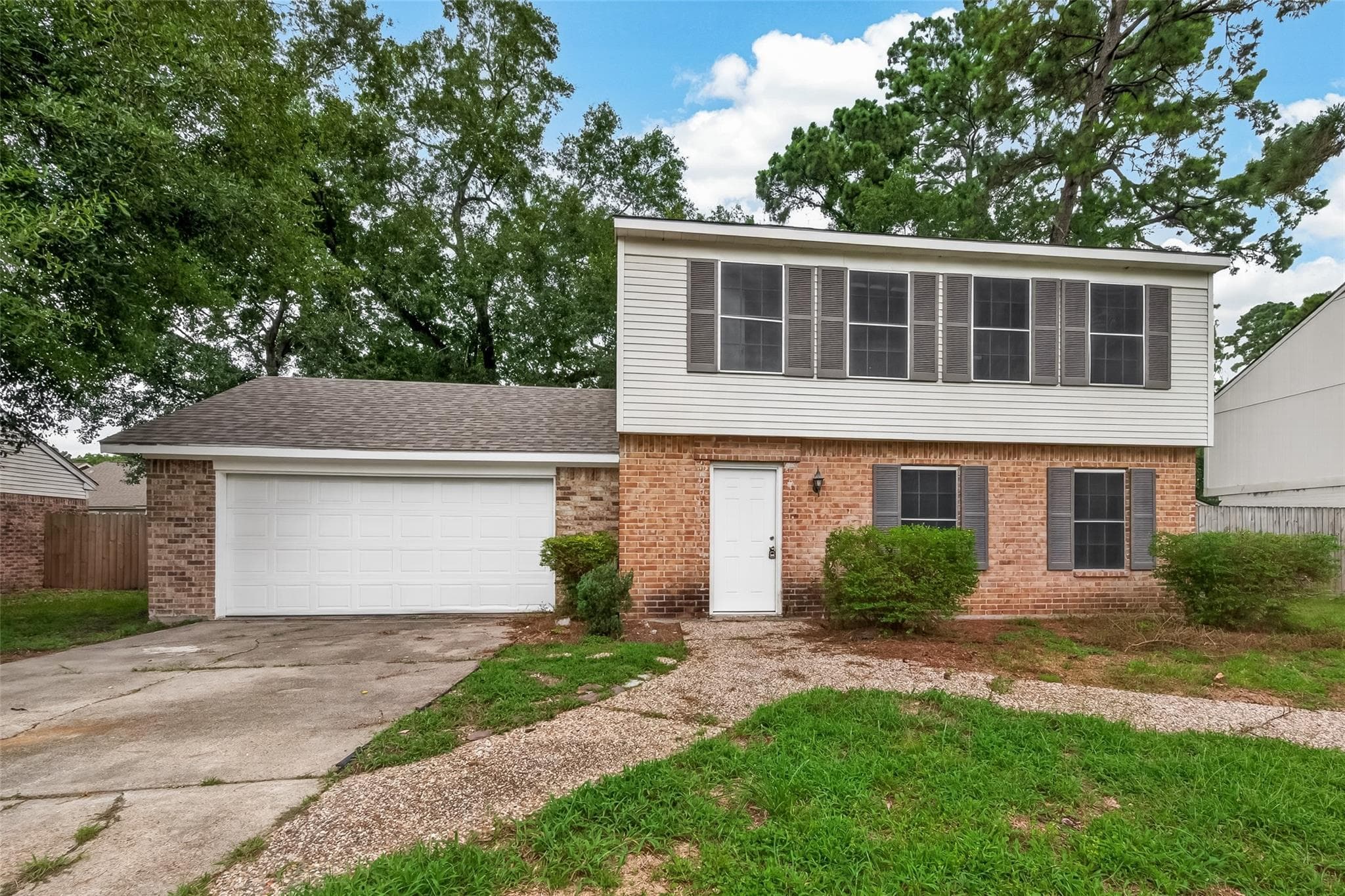 2711 Wood River Dr