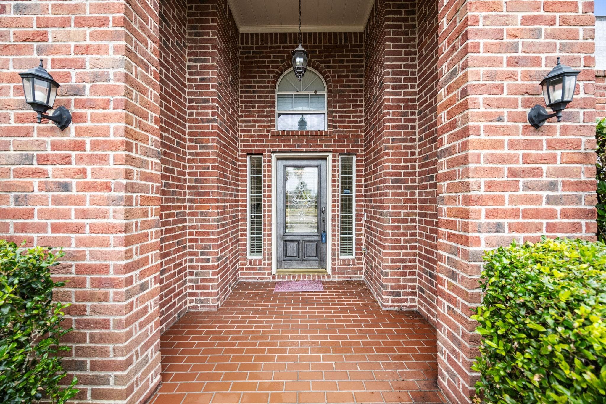3504 Madison Dr