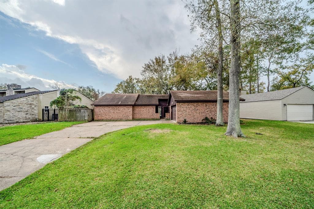 16215 Coral Bay St