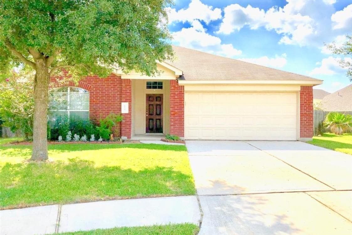 6139 Wilcox Point Dr