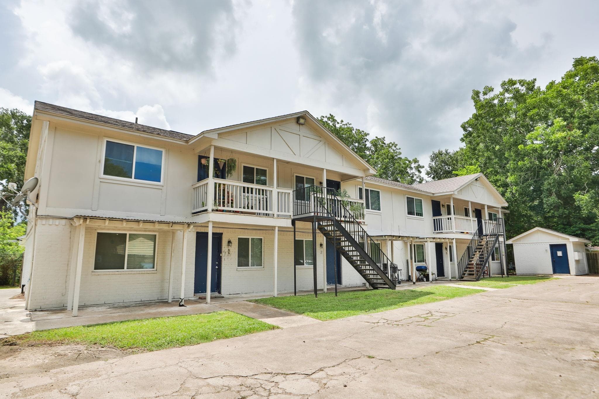 1312 W Adoue St