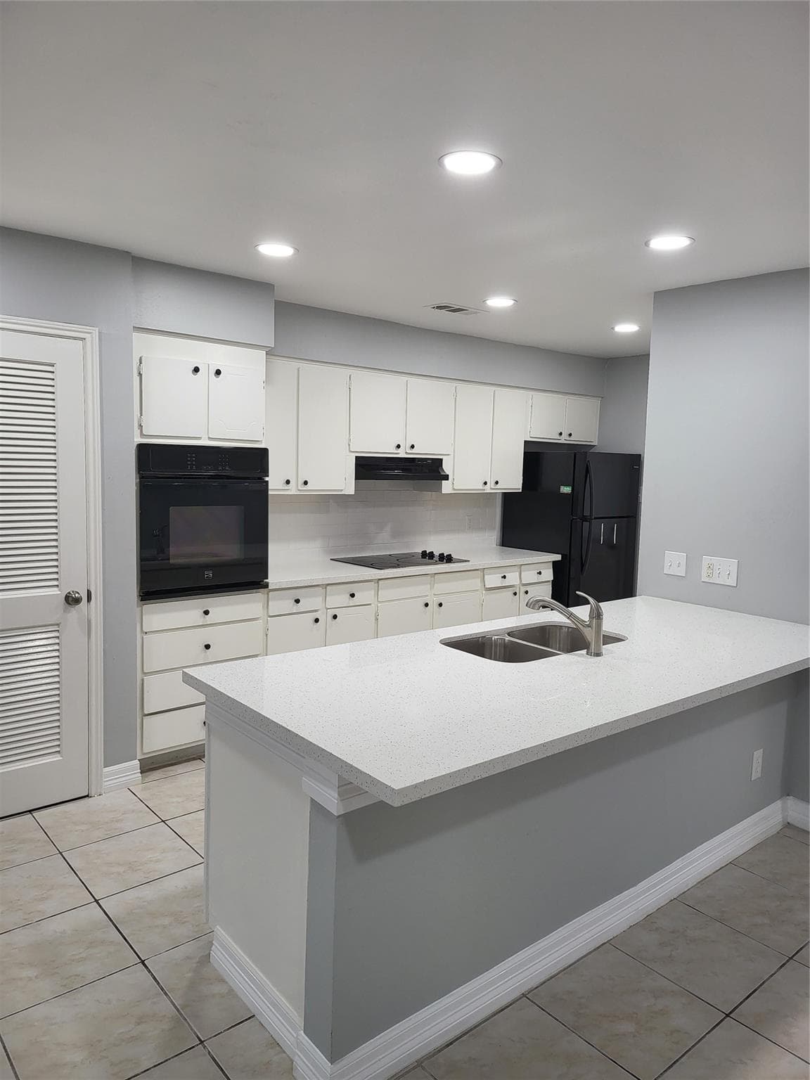 7874 Leonora St