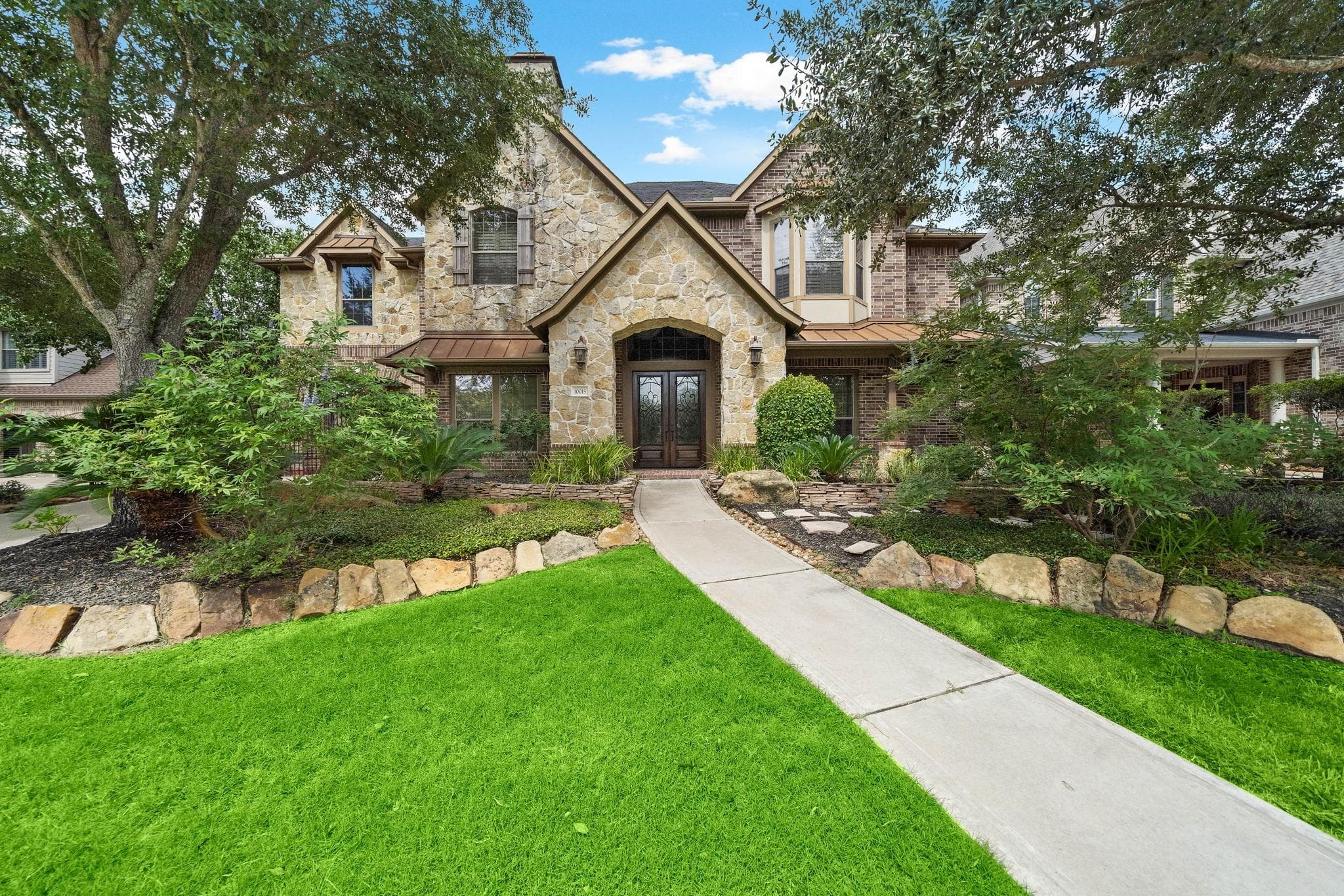 10015 Cinco Ridge Dr