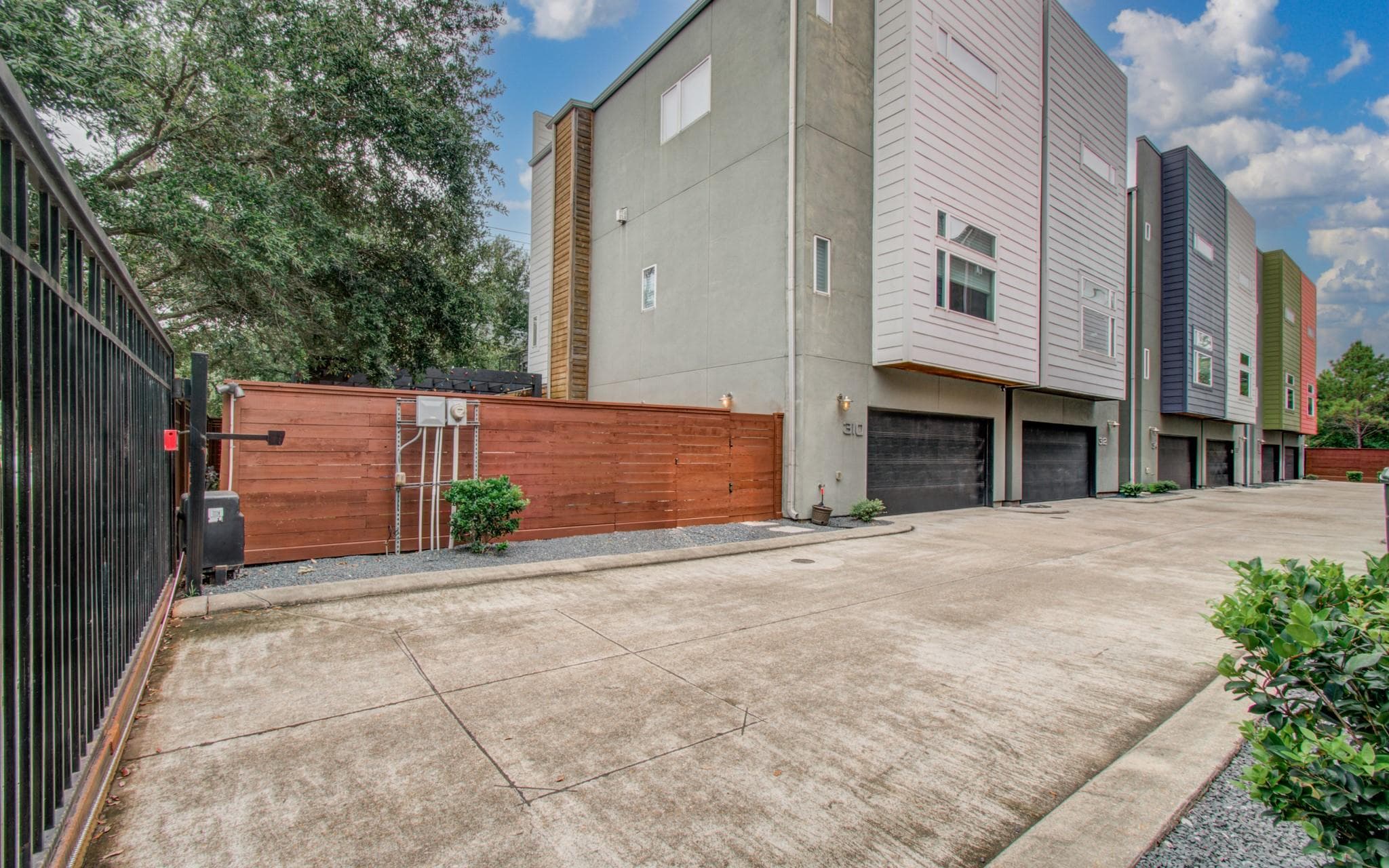 316 W 6th St