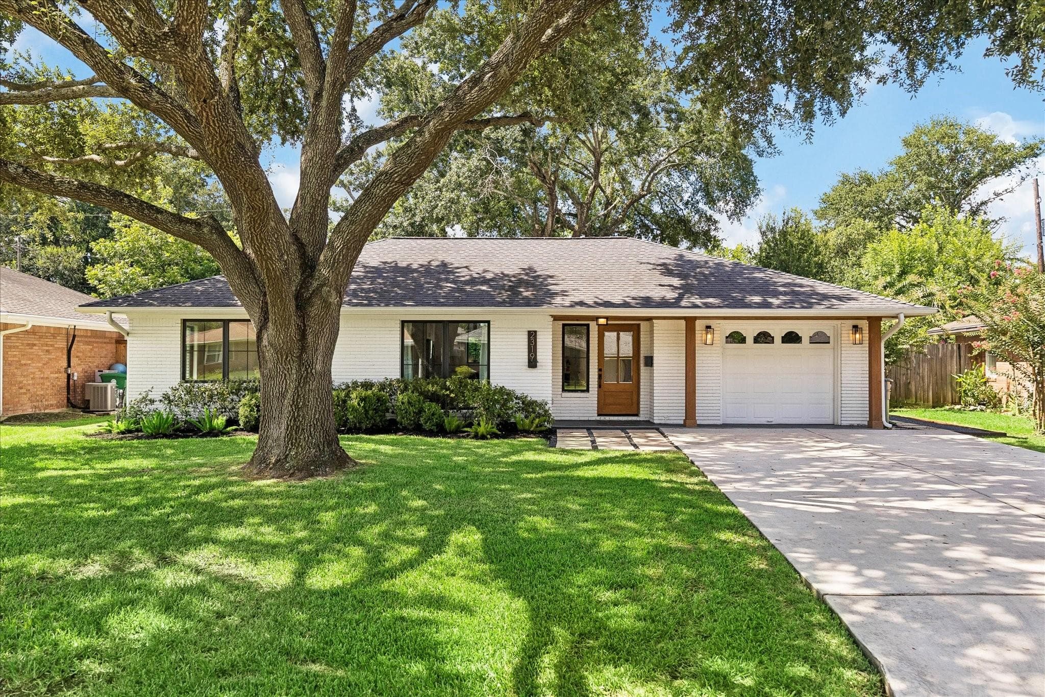 2319 Cheshire Ln