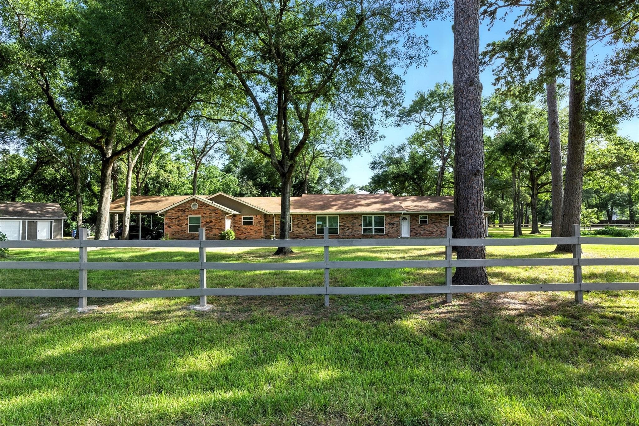 19806 Sagging Oaks Dr