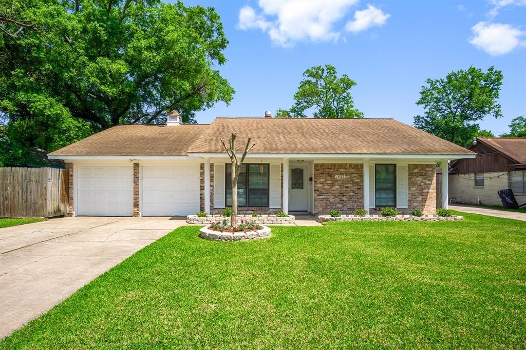 13927 Waterville Way