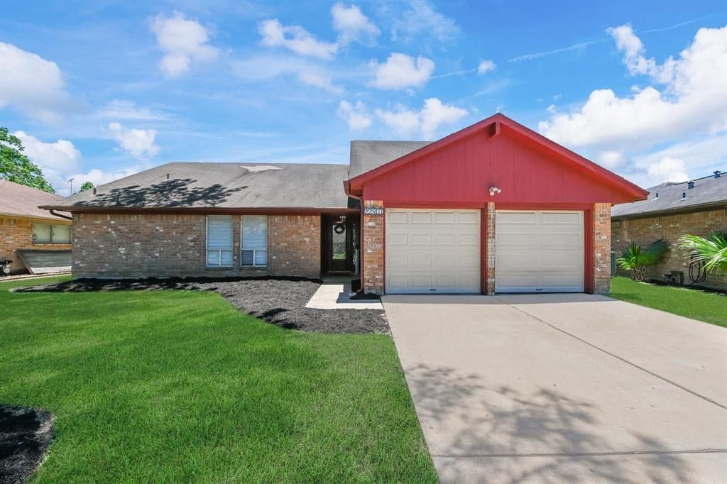 22807 Deville Dr