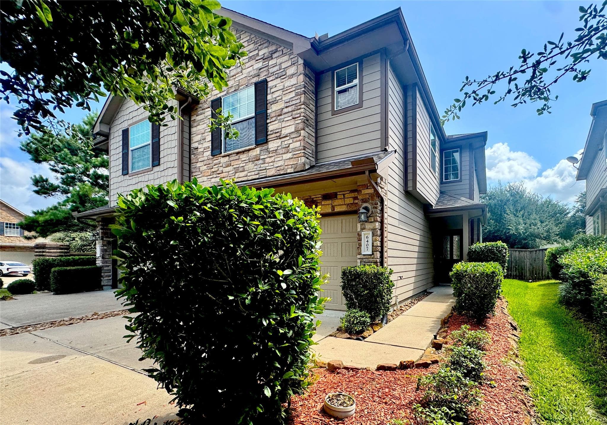 6407 Densberry Ln