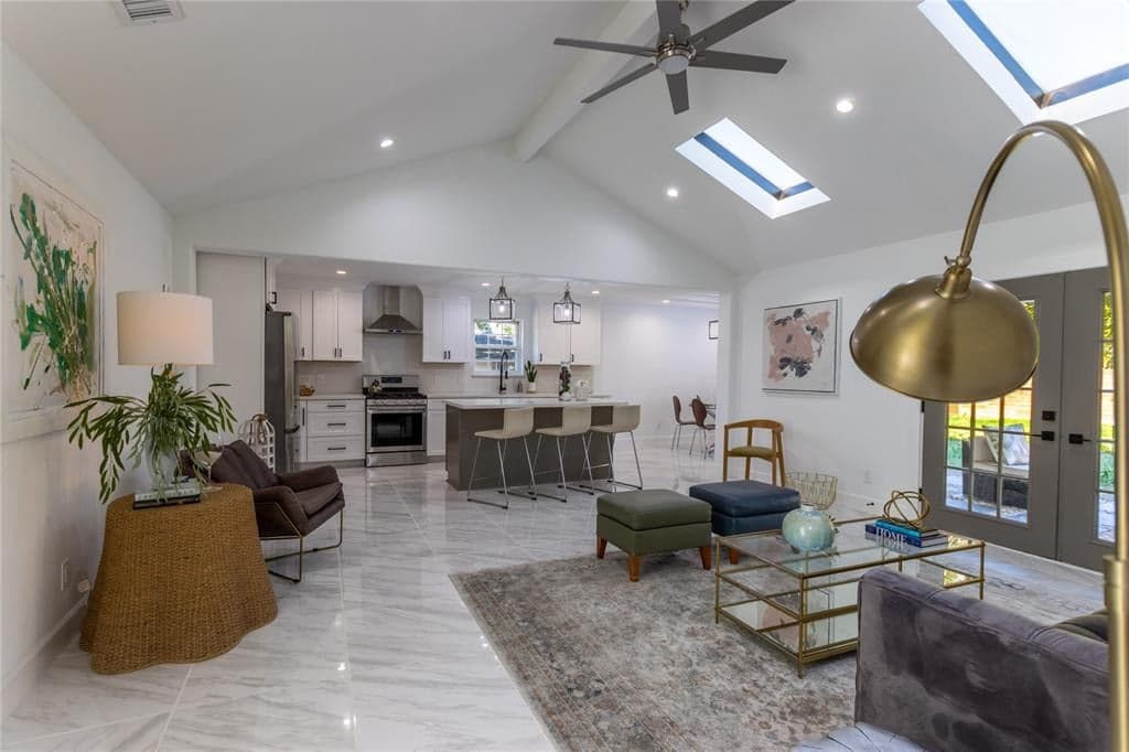 10603 Carlota Ct